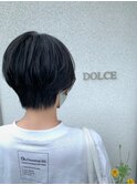 黒髪マッシュショート
