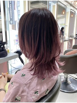 ユーフォリア エヌ 池袋サンシャイン通り店(Euphoria +n) ネオウルフカット レイヤー ピンクグラデーション 20代30代