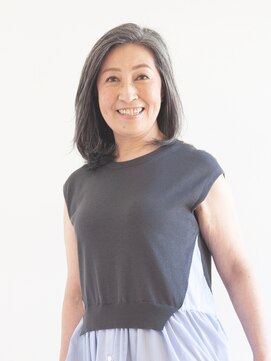 えがお美容室 奈良店 【えがお美容室 奈良店】40代50代に人気☆ミディアムグレイヘア