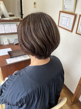 ココカラヘアー ニコ(cococara hair nico) ショートカット/白髪ぼかしハイライト/ベージュカラー