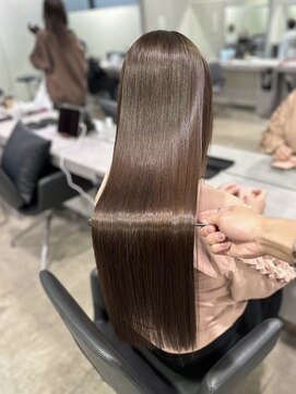 キュア 表参道(CURE) 美髪矯正［髪質改善/縮毛矯正/表参道駅］