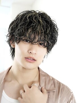 オーシャントーキョーウエスト 心斎橋 (OCEAN TOKYO WEST) 波巻きパーマツイストスパイラルパーマセンターパートウルフ