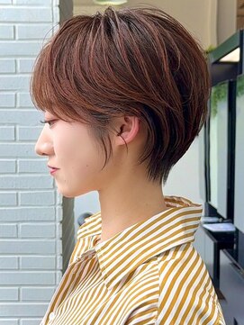 ビューシンサイバシ(VIEW SHINSAIBASHI) 女性らしさ引き立つ丸みショート