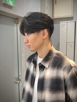 ジーナ 天神(Zina)&nbsp;フェザーショート/刈り上げセンターパート【Zinaメンズサロン】