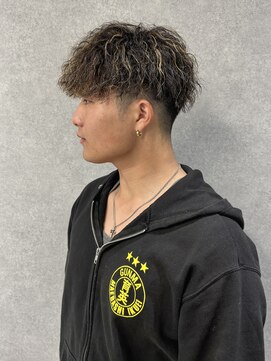 リオールバイニアウ(RE:ALL by Niau) 波巻きスパイラルパーマツイストスパイラルパーマメンズマッシュ