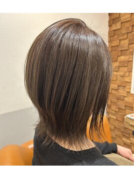 くびれレイヤーボブ×オリーブベージュ