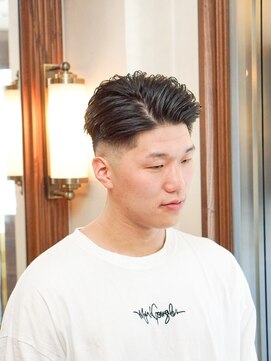 バーバーショップ ダリー(BARBERSHOP DALIE) スキンフェードメンズツーブロック七三分け