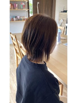 リーク(LEEK) 切りっぱなしボブから雰囲気変えたい方にオススメ!