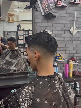 ライズヘアーバズ(RAIZE HAIR BUZZ)の写真/常に綺麗なフェードグラデーションを保ちたい方にオススメ！２週間以内のご来店でお得に！！