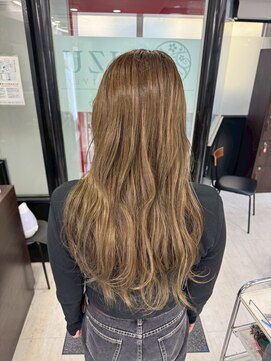 アイズ 本厚木(AIZU) 白髪ぼかし　ミルクティーベージュ