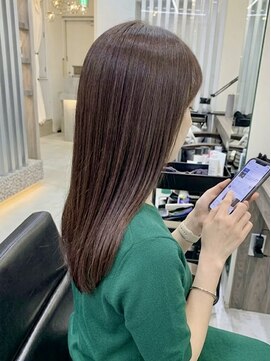 バッカ(BACCA) 扱いやすい上品ストレート