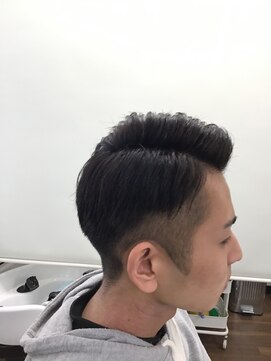 キヌガサ(KINUGASA) ツーブロック七三パート