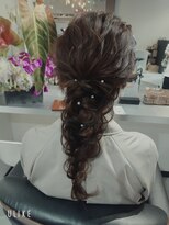 トゥエンティ ファイブ(TWENTY FIVE)&nbsp;編みおろしハーフアップ/名定