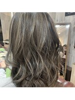 グットゥ ヘアアンドスペース(goutte hair&space)&nbsp;ハイライトカラー