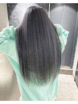 オグジュアリー 表参道(aux.) ハイアッシュグラデーション/前髪[表参道/表参道駅