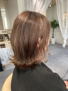 ラフ(RUFF)の写真/ハイライトを使用した白髪ぼかしもOK◎全74色の選べるカラー剤でオシャレを楽しみながら白髪染めができる♪