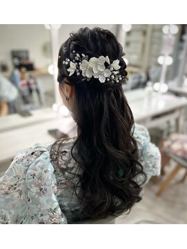 ラモ(RAMO) 場面を選ばない王道ハーフアップ