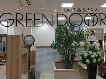 グリーンドア(GREEN DOOR)の写真/【新浦安駅直結徒歩1分】ホテル内のサロンにふさわしい技術とサービスを心掛け、くつろいで頂ける空間