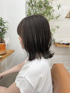 ティエル(TieLu) 切りっぱなしボブ×シアグレージュ×外国人風