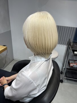 エイト 横浜店(EIGHT) ホワイトブロンド