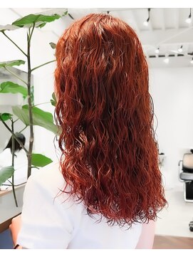 ラレイ ハラジュク(Lalei harajuku) 原宿ミディアムレイヤースパイラルパーマアプリコットオレンジ