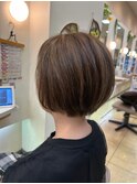 ショートボブ×ナチュラルベージュハイライト
