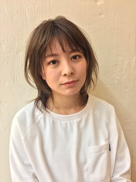 ローグ(Logue) keiko☆　ミディアムレイヤー　/　ナチュラルストレート☆