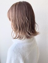 アリーシャ バイ アルティナ(Alisha by artina)&nbsp;外ハネロブ×パールベージュカラー【Alisha相模大野】