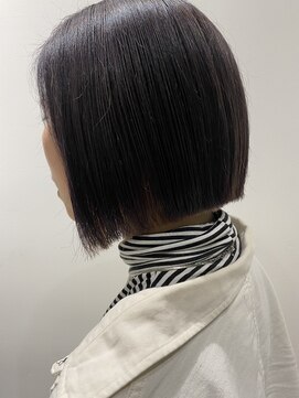 イワイナゴヤ(i i -IWAI NAGOYA-) 切りっぱなしボブ