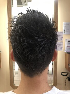ケンズヘアーテスタ(KEN’s HAIR testa) ソフトモヒカンベースの爽やかメンズショート♪
