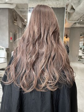 スリー(three) ピンクベージュ