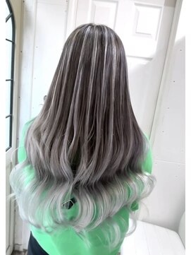 ウーロス(uros.) エクステバレイヤージュ