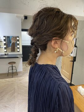 ローレン(LOREN) 【LOREN】ルーズシニヨンアレンジ