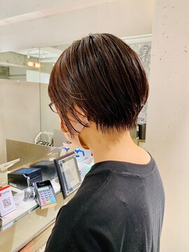 ラミ(L'ami) 扱いやすいコンパクトボブ/ミニボブ/襟足すっきり