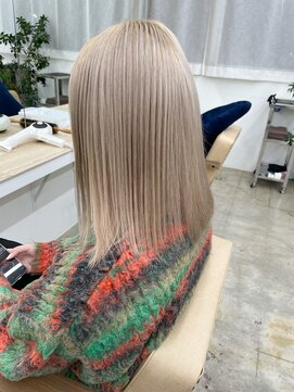 ニュート(Neut ) ミルクティーシルバーカラー/ケアブリーチ/ハイトーン名古屋