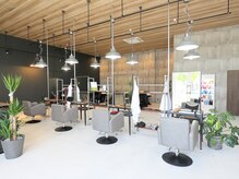 バブルス アオヤマ(Bubbles AOYAMA)の雰囲気（店内はインダストリアルで落ち着ける雰囲気となります。）