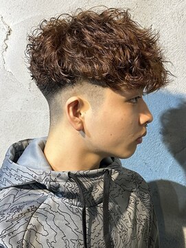 ニアウ 高崎店(Niau) スペインカールメンズパーマ外国人風パーマフェードバーバー眉毛