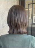 くびれシルエットのレイヤーボブ