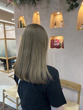 トリコ アヴェダ ららテラス北綾瀬(tricot AVEDA) ダブルカラー/アッシュベージュ