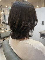 シェル 津山の手店(shel)&nbsp;30代40代ブラウンベージュ×白髪ぼかし大人ミディウルフ