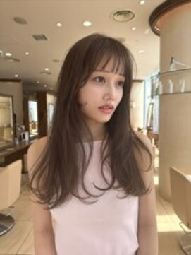 ザック ヴィ(ZACC  vie) レイヤーカット セミロンググレージュ前髪