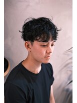 マッシュヘアのシャドウパーマ