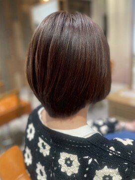 エミュー 大船店(emue) 大船ショートヘア大人ショートボブ白髪ぼかしハイライト白髪染め