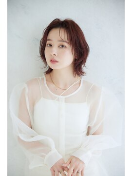 ビィシャイン 社店 センターパートのウルフボブ