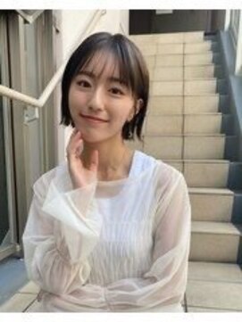 外ハネ切りっぱなしボブ