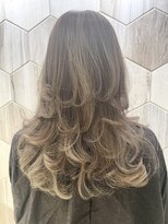 ビューティドレッセヤマノ 池袋パルコ(Beauty Dresse YAMANO)&nbsp;白髪ぼかし/ロングレイヤー/インナーカラー/ハイライト
