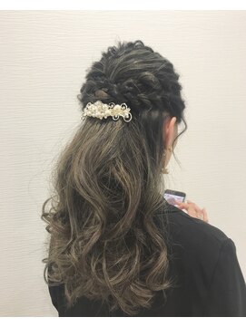 アメリエギャルソン 岩槻店(amelie et garcon) ボリュームハーフアップ