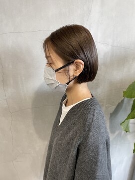 ティティ(TiTi) シルキーベージュ×ミニボブ[TiTi_栗林れい]