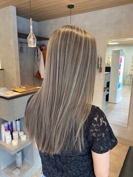 リエンスクレア(RIENS xrea) ナチュラルローレイヤーカット*ハイライトカラー*ベージュカラー