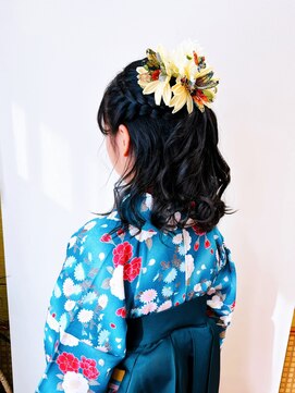 ヘアーボー ラーラ(hairbeau L'ala) 小学生卒業式ヘア